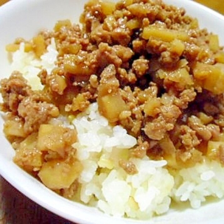 れんこんと豚挽肉のそぼろ丼